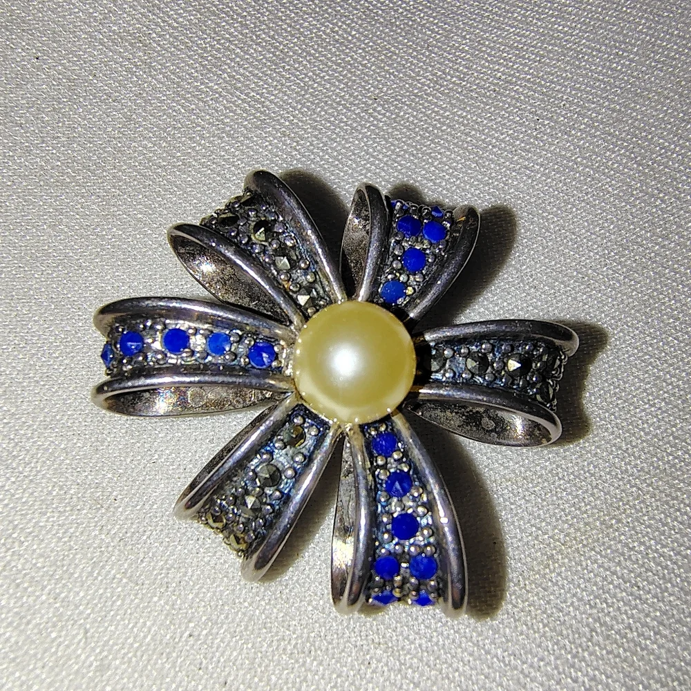 💎Vintage Sterling Brooch w/ Marcasite & Blue Pave Stones - Picture 2 of 5